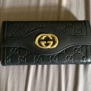Authentic Gucci wallet